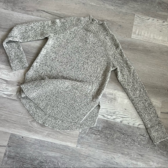 Max Studio button back turtleneck sweater - Picture 2 of 9